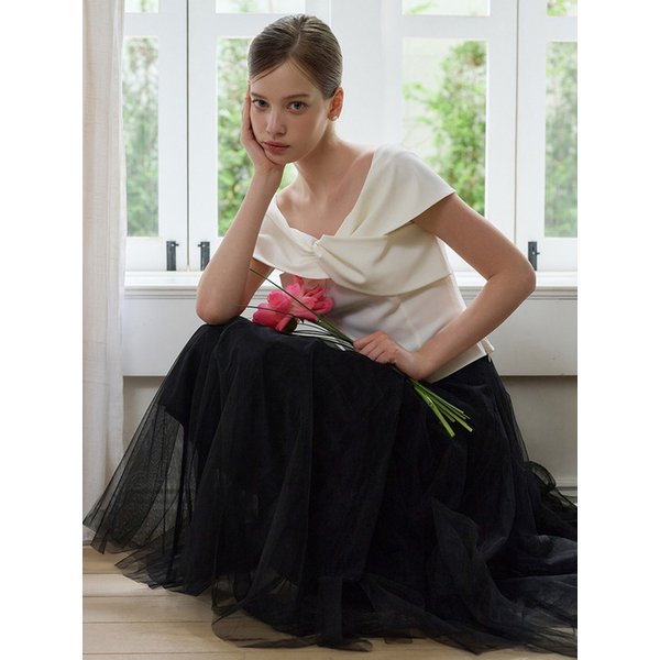 Liveah Off Shoulder Blouse [White]