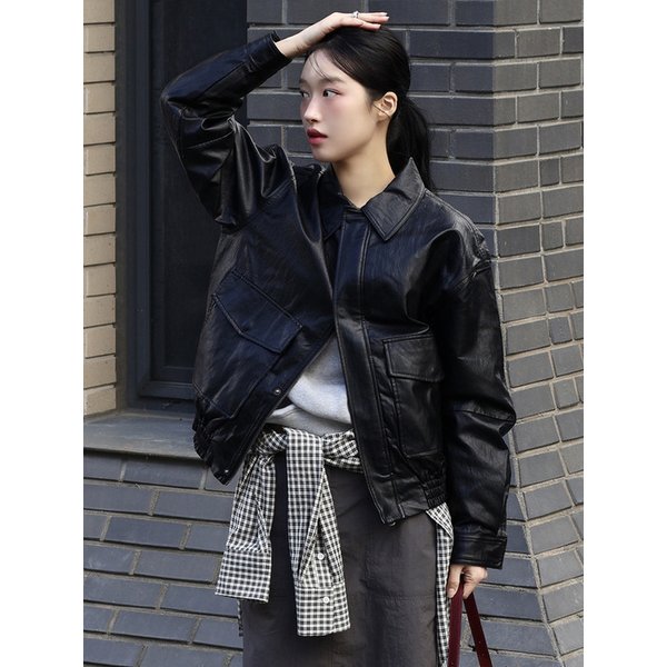 SIOT4079 페이크 레더 봄버 자켓_Black