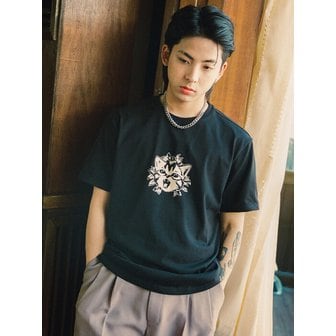 플러키티 Sunset with you signature print T-shirt Black Unisex