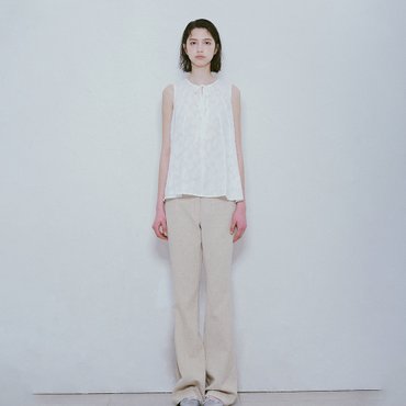 레이브 Pleats Bootcut Pants in Beige VW4ML178-91