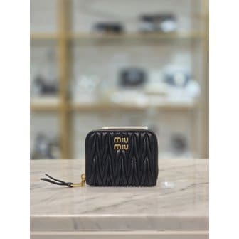 미우미우 [시흥점] 여성 마틀라쎄 나파 지퍼 카드지갑 5MM268-AFPP-F0002