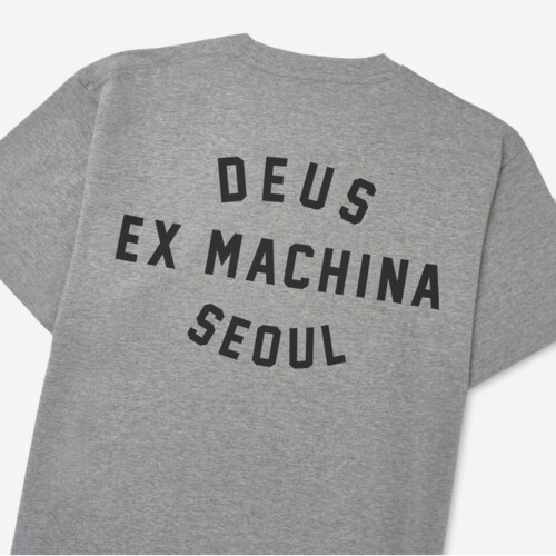 Deus Ex Machina Seoul College Address T-Shirt MGre