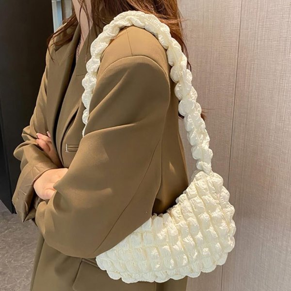 [옷자락] 여성 러블리 몽글 퀄팅 미니 숄더백