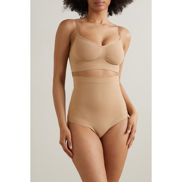 스킴스 심리스 스컬프트 하이 웨이스트 브리프 오커 베이지 1647597314143334