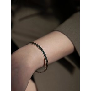 ridged bangle bracelet