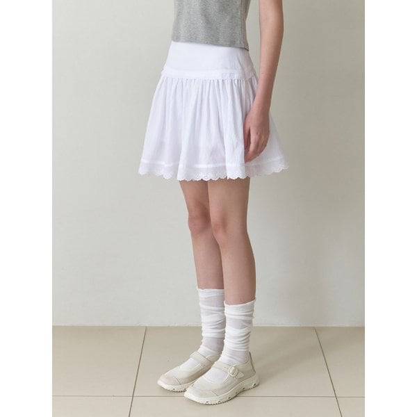 Berries lace mini skirt (white)