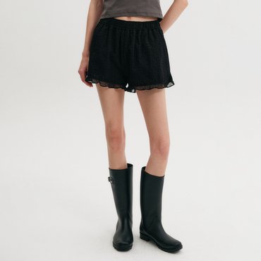 룩캐스트 엠마 펀칭 레이스 숏 팬츠_블랙 / EMMA PUNCHING LACE SHORTS PANTS_BLACK
