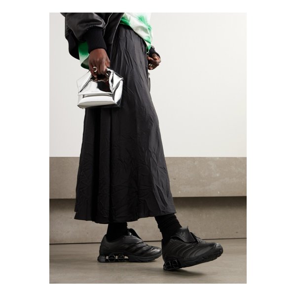 프레데터 메가라이드 패널 메시 스니커즈 블랙 1647597358657107