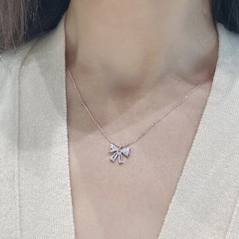 루브르파리 테밍 리본 크리스탈 목걸이 NA0598