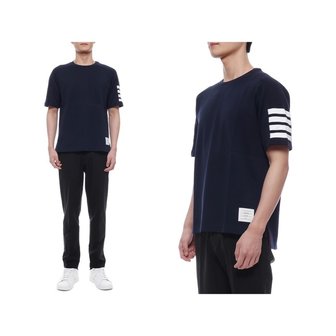 톰브라운 25SS 남성 사선 스트라이프 반팔티셔츠 (MJS246A 07323 415 25S)