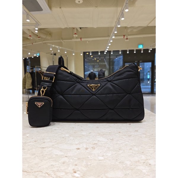 [부산점] [프라다] 여성 리나일론 라지 패딩백 1BC232-RDJN-F0632