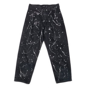 PAINTING TUCK LOOSE TAPERED JEAN (BLACK)