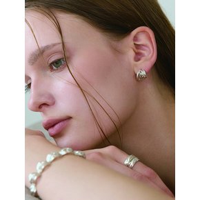 SOAR FLOW STUD EARRING