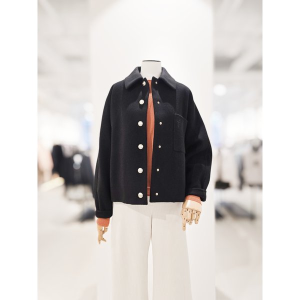 [파주점] [더아이잗컬렉션]캐시미어 자수 포켓 숏 코트 CNBA0CT461