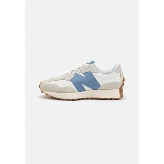 뉴발란스 3696011 New Balance U327C UNI - Trainers light blue