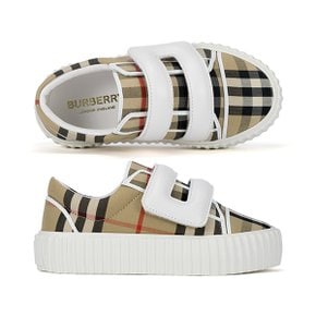 [버버리 BURBERRY] 8047490 A7028 아동 스니커즈