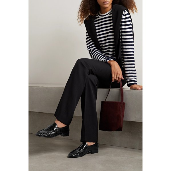 블랙 글로스 가죽 주름 디테일 일 로퍼 42247633208888453