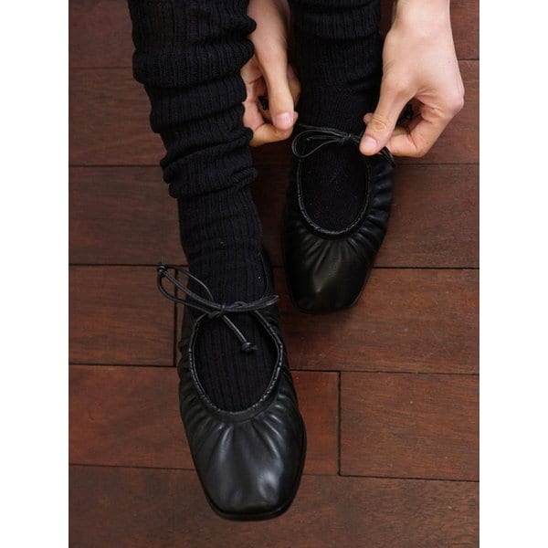 [단독]PLISSETTE FLAT SHOES [BLACK]
