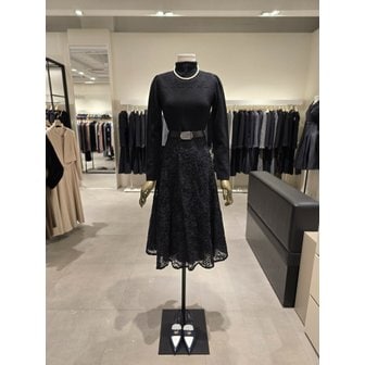 지고트 [파주점] 플레어 자수 레이스 니트 원피스 JR1A1OP051