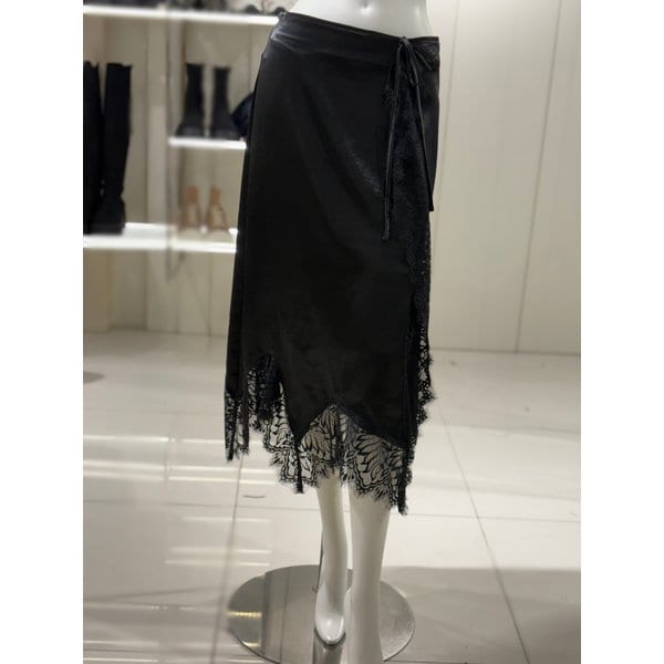 [파주점] 레이스 패치 새틴 스커트 (ER4OSK52)