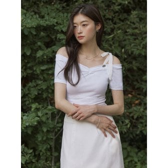 어다울 Off shoulder ribbon t shirt - white