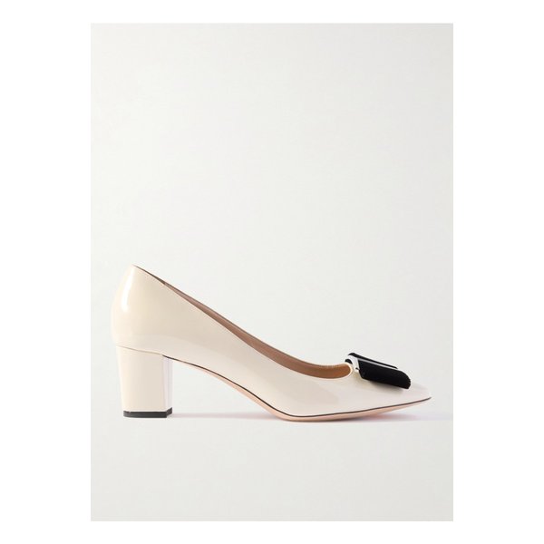 오드리 장식 벨벳 트리밍 페이턴트 가죽 펌프스 아이보리 1647597349364220