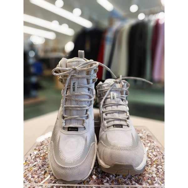 [여주점] 공용 트램프 고어텍스 2.0 등산화 7KC7602D17