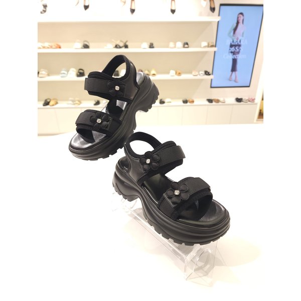 [부산점] [바바라] 6cm 벨크로 큐빅장식 스트랩 샌들 AAJ421