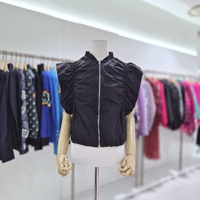 AK원주점 르니앤맥코이 크롭 셔링 조끼 MN05VT470