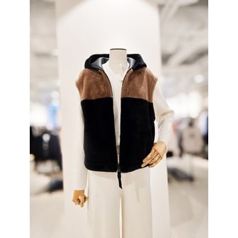 아이잗컬렉션 [파주점] [더아이잗컬렉션]컬러 블럭 무스탕 후디드 집업 베스트 CRCAFSV81