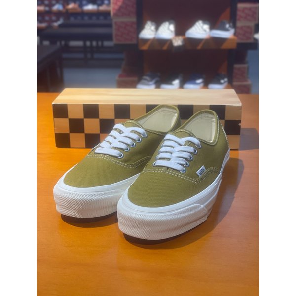 [여주점] (남여공용) 스니커즈 프리미엄 어센틱 LX 44 (골드) (VN000D9NEMJ)