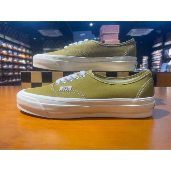 [여주점] (남여공용) 스니커즈 프리미엄 어센틱 LX 44 (골드) (VN000D9NEMJ)