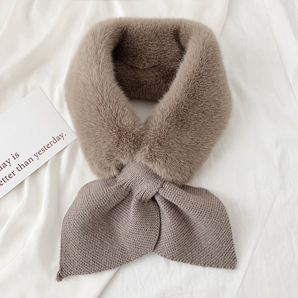 [올리비에스클로젯] 페이크 퍼 고리 머플러_O2311AC013D_R1