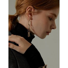 Bold chain unbal earring