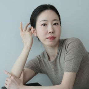 [ 본사정품 / 실크 파우치 쇼핑백증정 ] 14k 골드필드 실버 지르코니아 어반 십자가 귀걸이