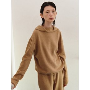 Back-Neck Slit Turtle-Neck Top_Beige