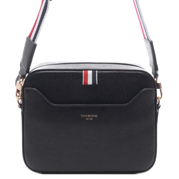 [부산점] 25FW 남성 페블 그레인 크로스백 (MAG421A 00198 001 25F)