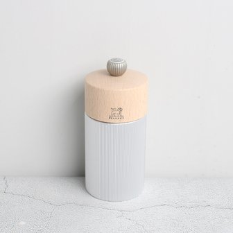 3. 푸조 라인 내추..