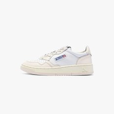 [오트리] MEDALIST SNEAKERS WB (LEATHER/LEATHER) LIGHT BEIGE / 오트리 메달리스트 UYC2M70003