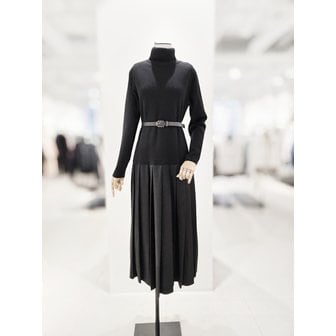 아이잗컬렉션 [파주점] [더아이잗컬렉션]터틀넥 플리츠 롱 니트 원피스 CPCA1OP711