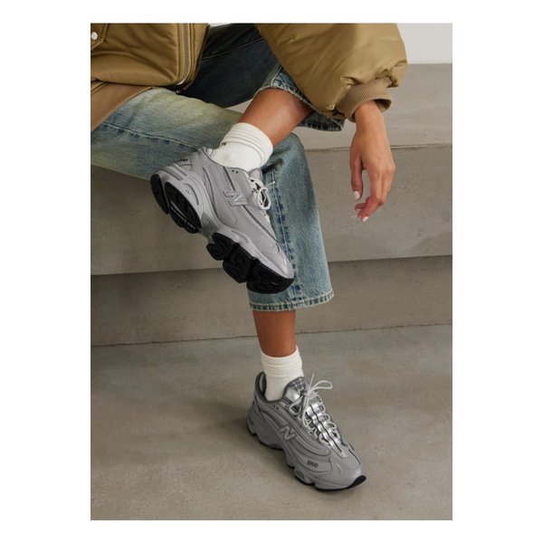 1000 SL 리플렉티브 가죽 메쉬 스니커즈 1647597338719120