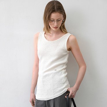 나인(Atelier Nain) [25S/S](택가:59,000원)에센셜 콜린 타이트 슬리브리스 니트(T-7070)