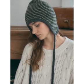 Hug Stripe Trapper Hat_Charcoal(OC25-KN23)