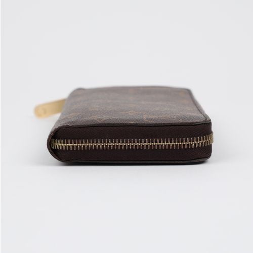 https://image-cdn.trenbe.com/resale-product-photo/884570/1791881246235-cc6730c8-cfcc-41c1-b566-68fe8310c99d.jpg