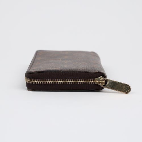 https://image-cdn.trenbe.com/resale-product-photo/884570/1791881246228-74ea220a-f647-45a8-ba0c-f5c8eaf80f2a.jpg