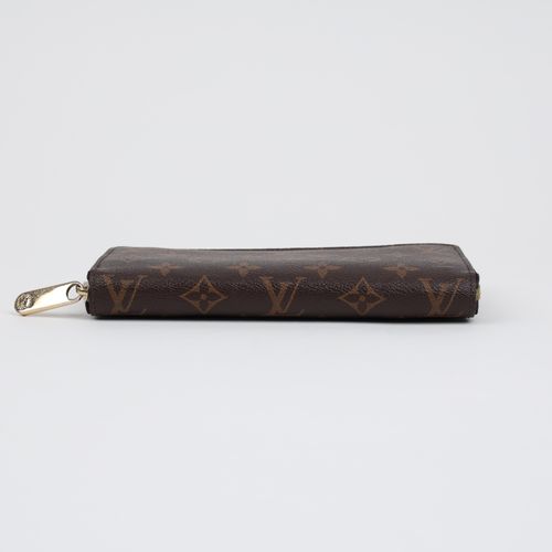https://image-cdn.trenbe.com/resale-product-photo/884570/1791881246293-c1e0e227-06bc-4c85-a0e2-a509c05b2dae.jpg