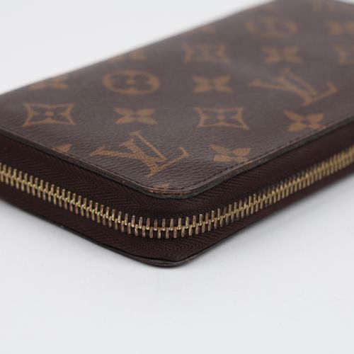 https://image-cdn.trenbe.com/resale-product-photo/884570/1791881246310-b54b7727-4649-439c-bc97-0223d2eec98c.jpg