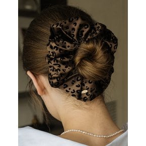 HON006 Leopard Velvet Textured Scrunchie