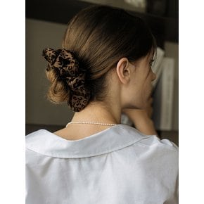 HON006 Leopard Velvet Textured Scrunchie