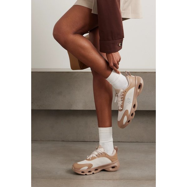 클라우드 러버 트림  메쉬 스니커즈 46376663162938729